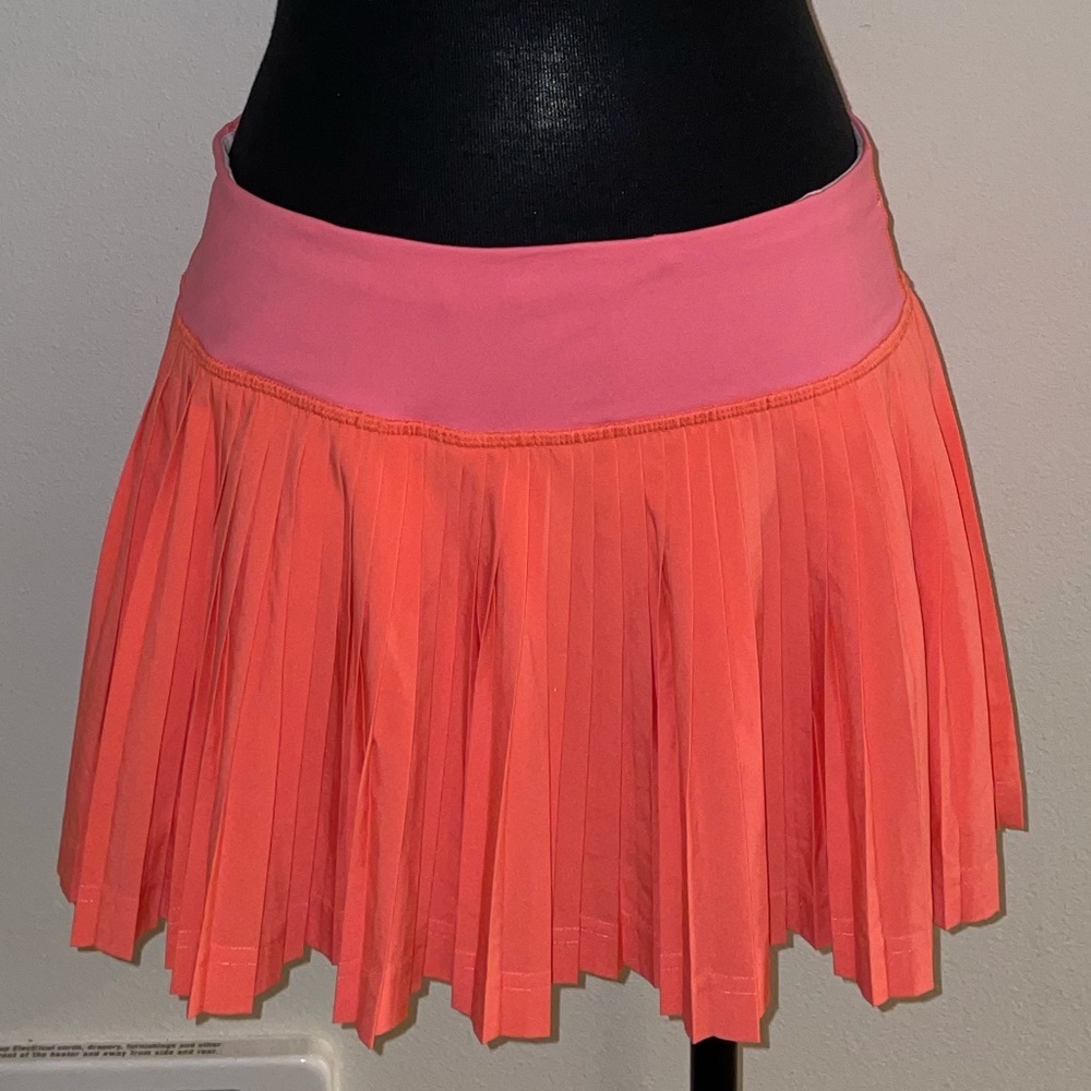 Size 6 Lululemon peach tennis/athletic skirt